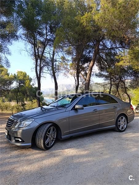 Usado Mercedes E250 204 CV (150 kW) 2010 Gris / plata Berlina