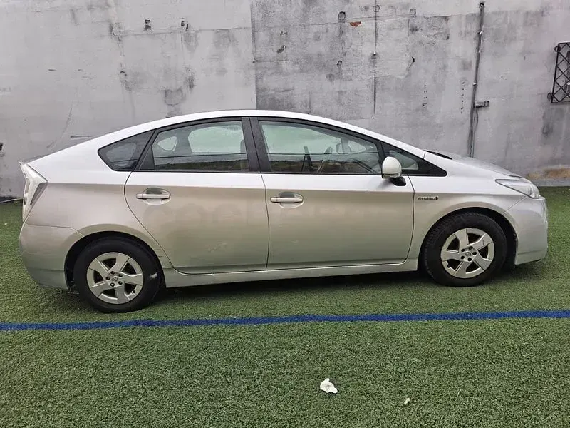 Begagnad Toyota Prius Eco 136 HK (100 kW) 2009 Grå Halvkombi