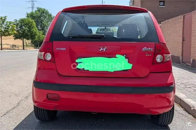 Usado Hyundai Getz GLS 105 CV (77 kW) 2005 Rojo Utilitario