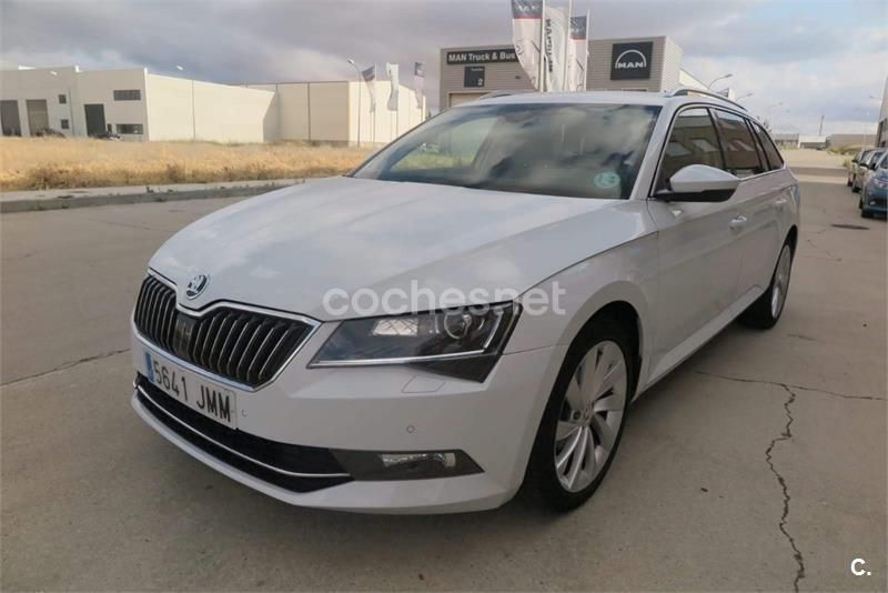 Blanco Usado 2016 Skoda Superb Style Familiar | 14.500 € (Caro) - Imagen 1/4