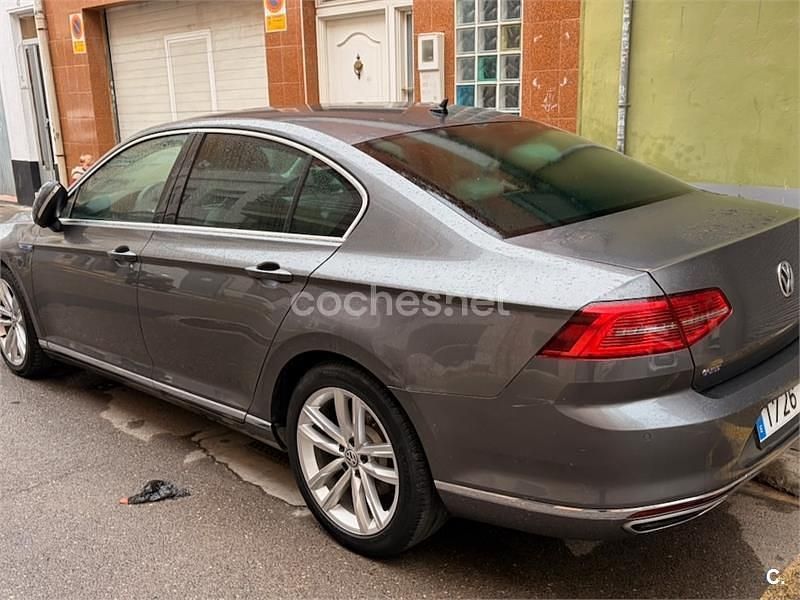 Usado VW Passat GTE 218 CV (160 kW) 2017 Gris / plata Berlina