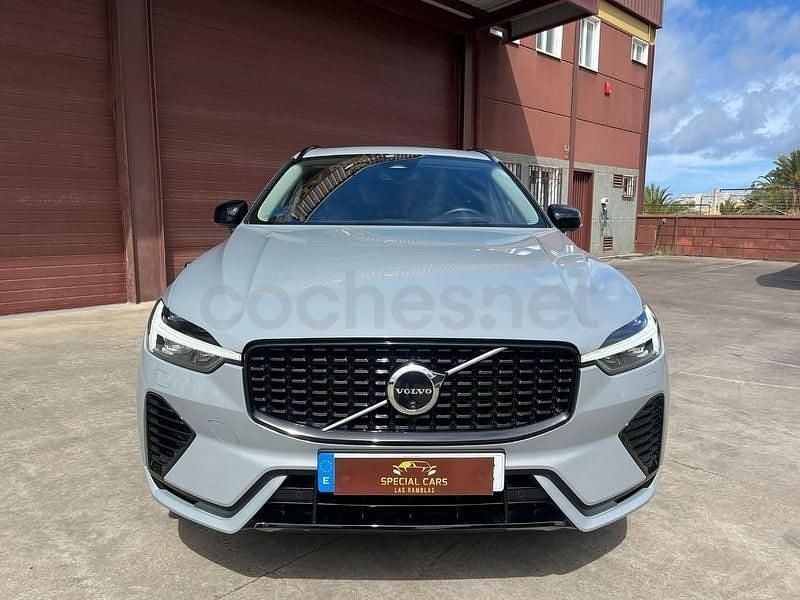 Usado Volvo XC60 Core 350 CV (257 kW) 2023 Gris / plata SUV