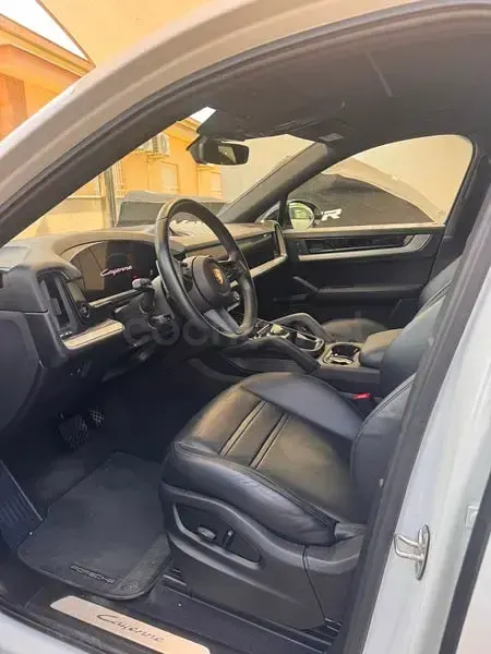 Usado Porsche Cayenne 470 CV (345 kW) 2024 Blanco SUV