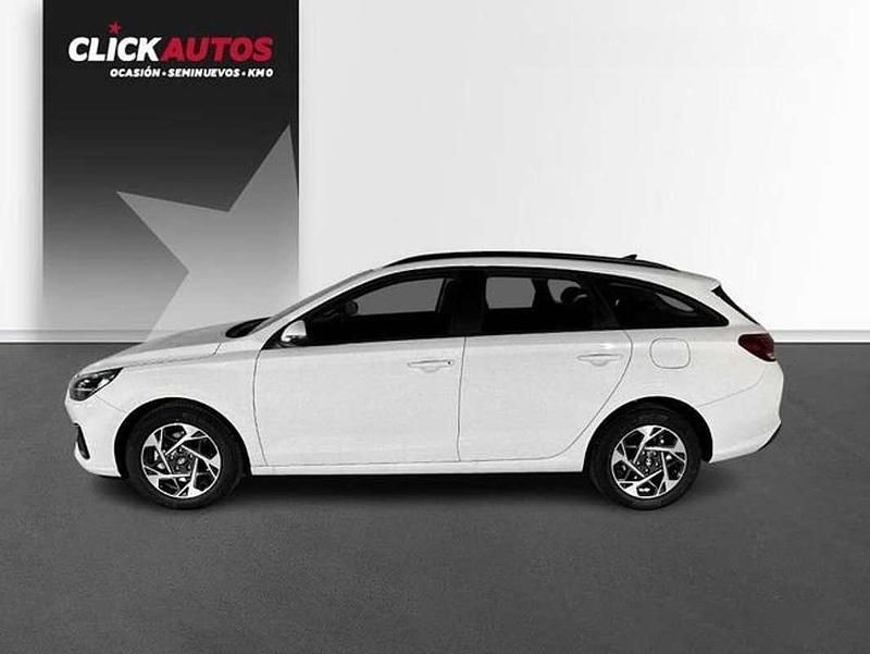 Usado Hyundai i30 101 CV (74 kW) 2024 Blanco Familiar