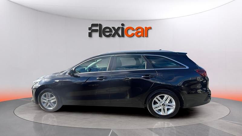 Usado Kia Ceed 136 CV (100 kW) 2020 Negro Utilitario