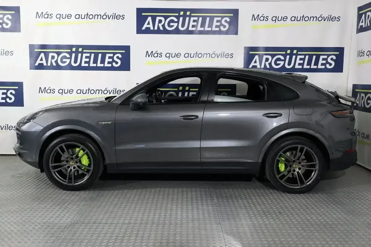 Usado Porsche Cayenne E-Hybrid Coupe 462 CV (339 kW) 2020 Gris SUV