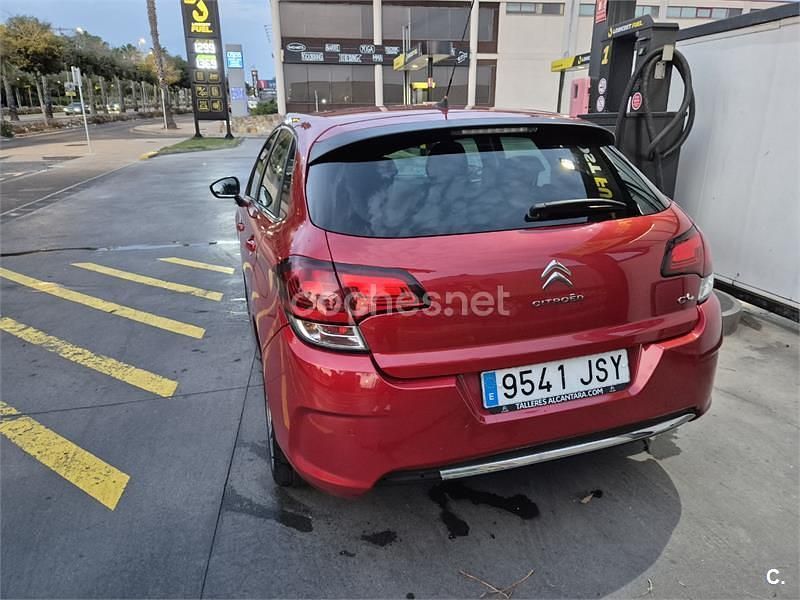 Usado Citroën C4 Feel 110 CV (80 kW) 2016 Rojo Berlina