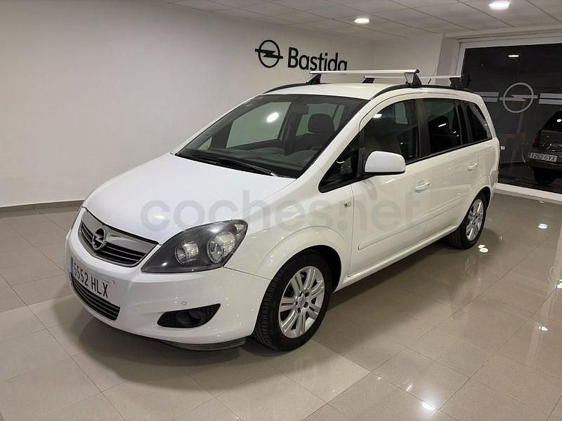 Usado Opel Zafira Family 110 CV (80 kW) 2012 Blanco Monovolumen