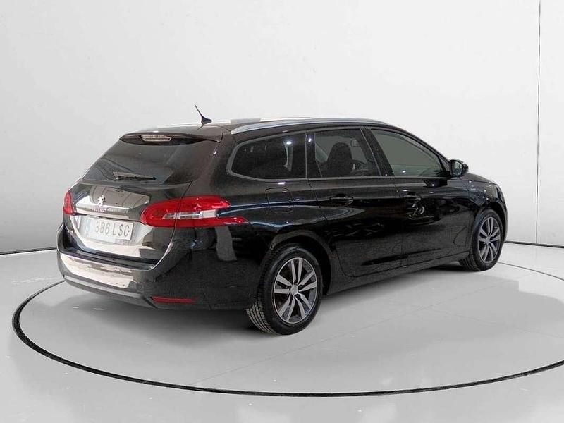 Usado Peugeot 308 Style 132 CV (97 kW) 2021 Negro Familiar