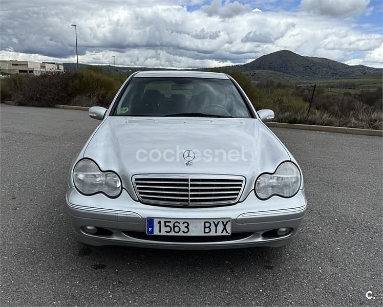 Käytetty Mercedes C200 Elegance 163 HP (119 kW) 2003 Harmaa Sedan