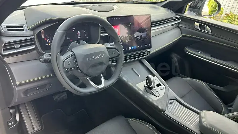 Usado Lynk & Co 01 276 CV (202 kW) 2026 Negro SUV