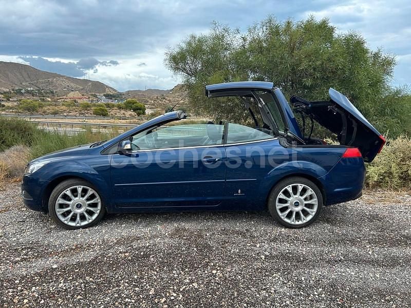 Azul Usado 2010 Ford Focus Cabriolet Titanium Descapotable | 5600 € (Buen precio) - Imagen 1/4