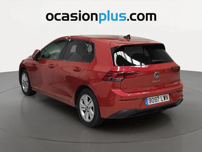 Usado VW Golf VIII Life 110 CV (80 kW) 2022 Rojo Utilitario