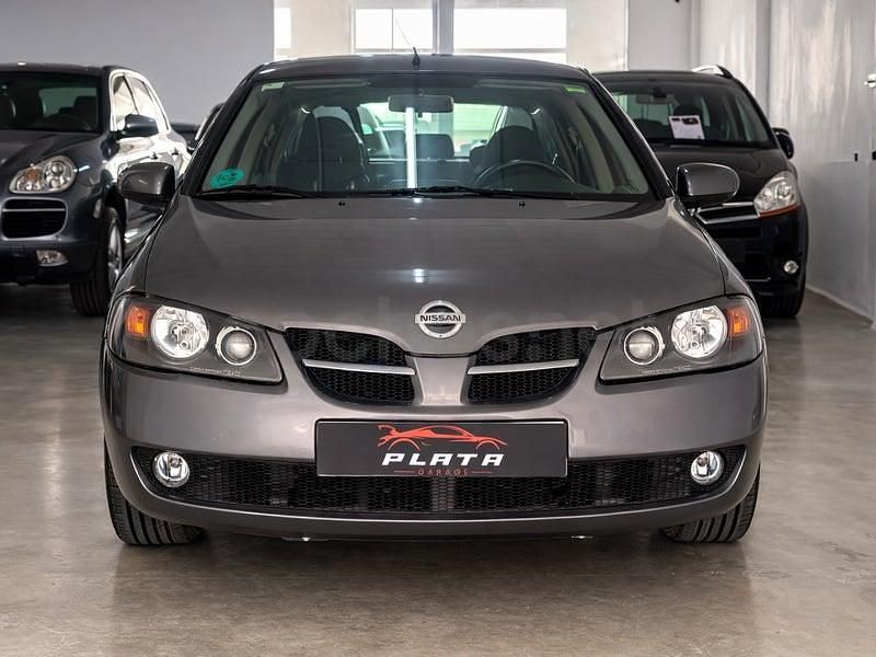 Usado Nissan Almera Visia 98 CV (72 kW) 2006 Gris / plata Berlina