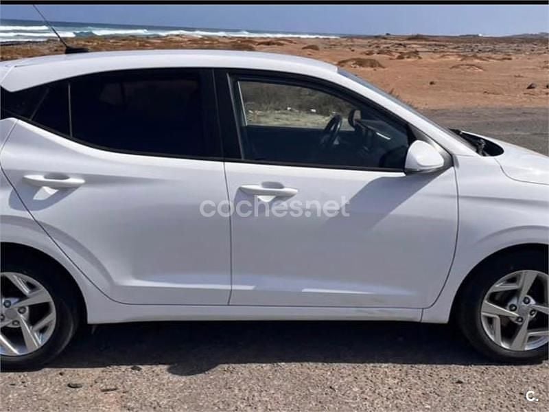 Blanco Usado 2021 Hyundai i10 Utilitario | 11.000 € (Precio justo) - Imagen 1/4