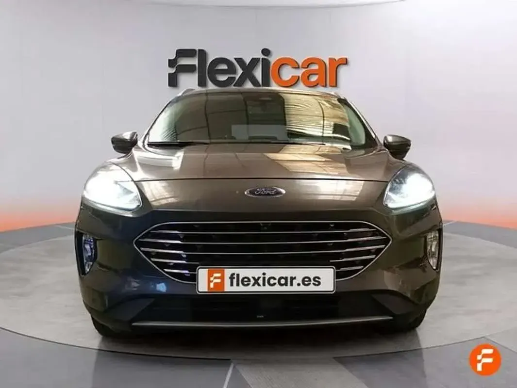 Usado Ford Kuga Titanium 150 CV (110 kW) 2023 Gris SUV