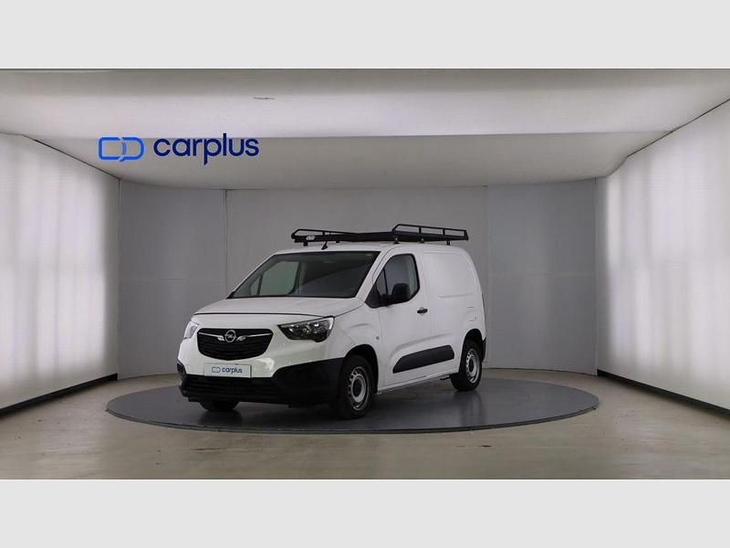 Blanco jade (sólido) Usado 2022 Opel Combo Monovolumen | 17.490 € (Caro) - Imagen 1/4
