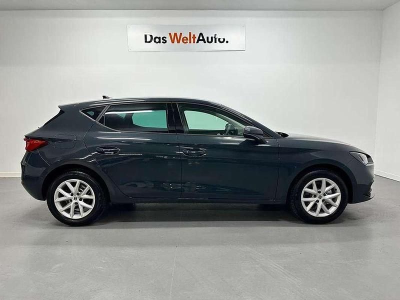 Usado Seat Leon Style 116 CV (85 kW) 2025 Azul Utilitario