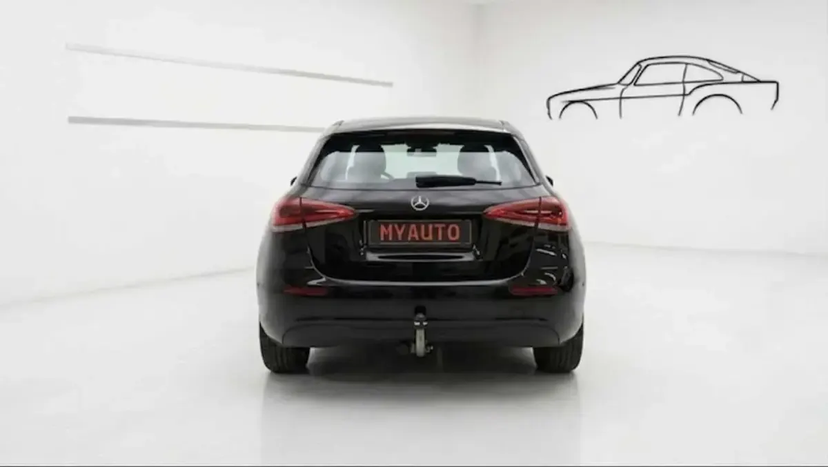 Usado Mercedes A180 Advanced 136 CV (100 kW) 2022 Negro Berlina