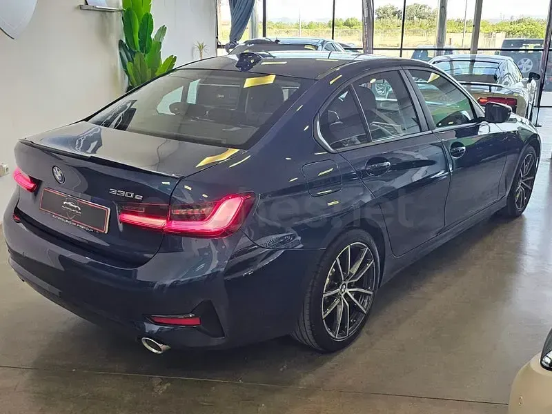 Käytetty BMW 330e Comfort Edition 292 HP (214 kW) 2020 Sininen Sedan
