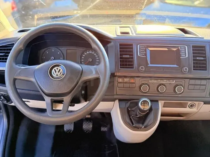 Usado VW Caravelle 150 CV (110 kW) 2017 Gris / plata Van