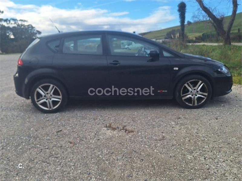 Usado Seat Leon Copa 105 CV (77 kW) 2013 Negro Berlina