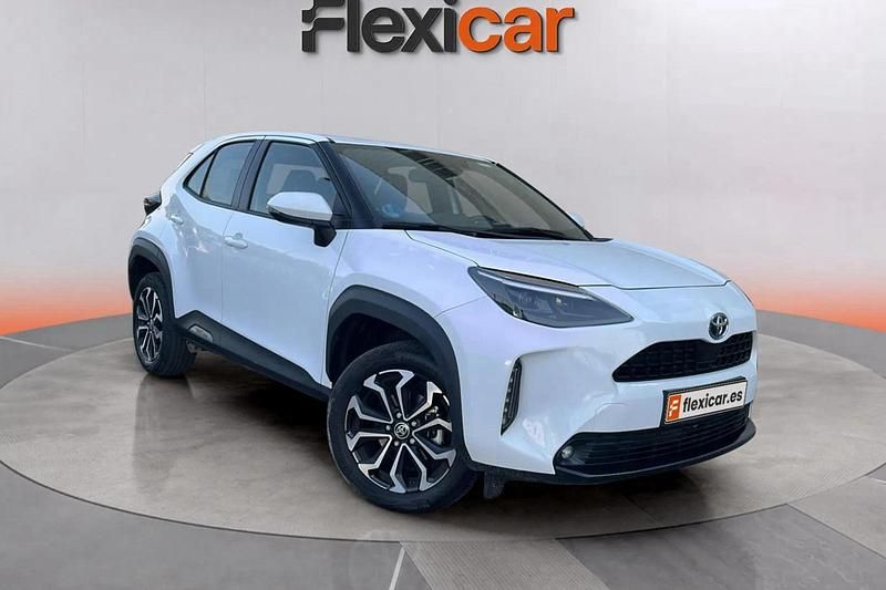 Blanco Usado 2024 Toyota Yaris Hybrid Active | 24.290 € (Un poco caro) - Imagen 1/4