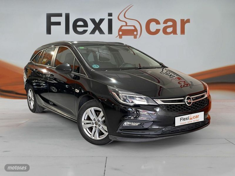 Usado Opel Astra Innovation 150 CV (110 kW) 2019 Negro Familiar