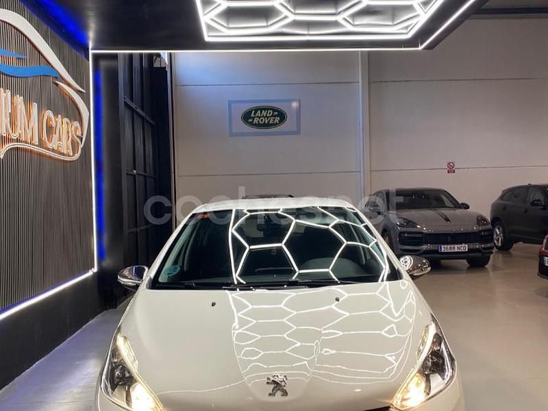 Usado Peugeot 208 Active 99 CV (72 kW) 2019 Blanco Utilitario