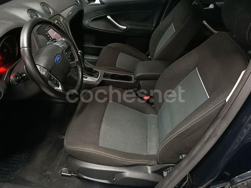 Usado Ford Mondeo Trend 140 CV (102 kW) 2012 Negro Berlina