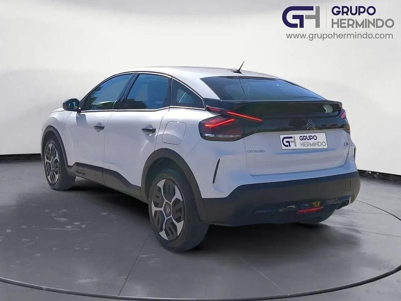 Używany Citroën C4 Feel 110 KM (80 kW) 2022 Biały Sedan/Limuzyna