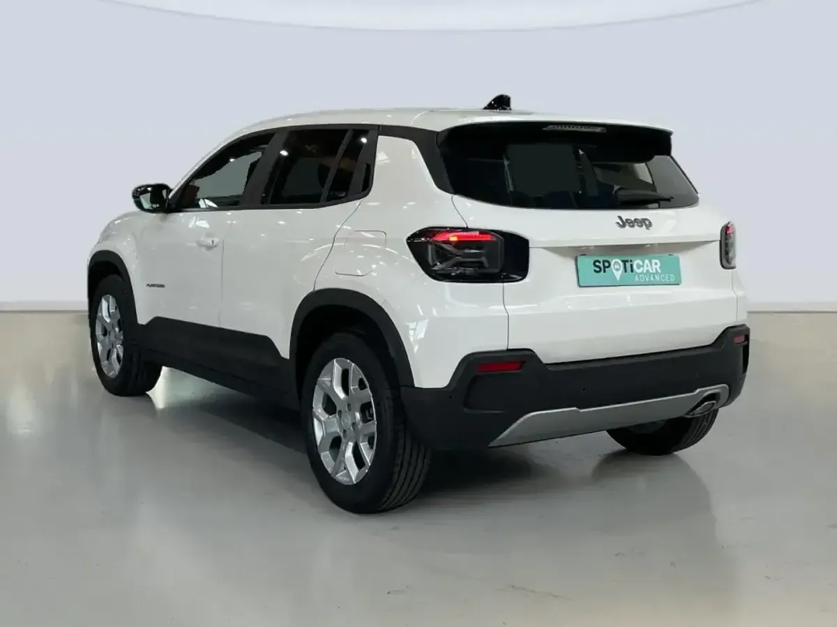 Usado Jeep Avenger Altitude 100 CV (73 kW) 2024 Blanco SUV