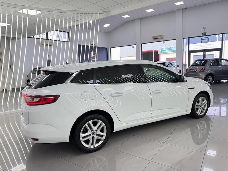 Usado Renault Mégane IV Business 115 CV (84 kW) 2020 Blanco Familiar