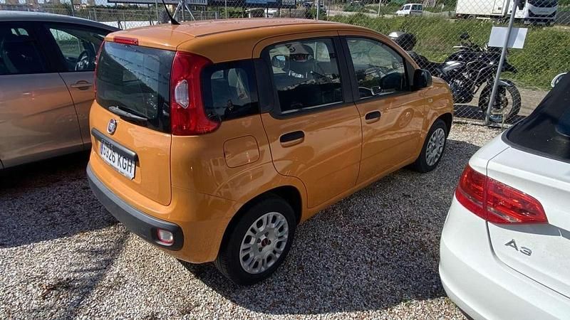Usado Fiat Panda Easy 69 CV (50 kW) 2017 Naranja Utilitario