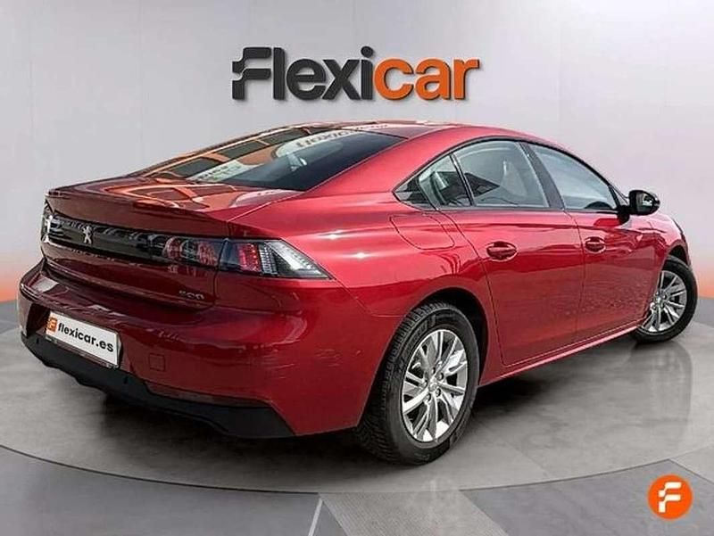 Usado Peugeot 508 Allure 131 CV (96 kW) 2022 Rojo Berlina