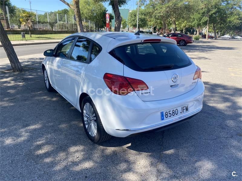 Blanco Usado 2015 Opel Astra Selective Berlina | 6500 € (Precio justo) - Imagen 1/4