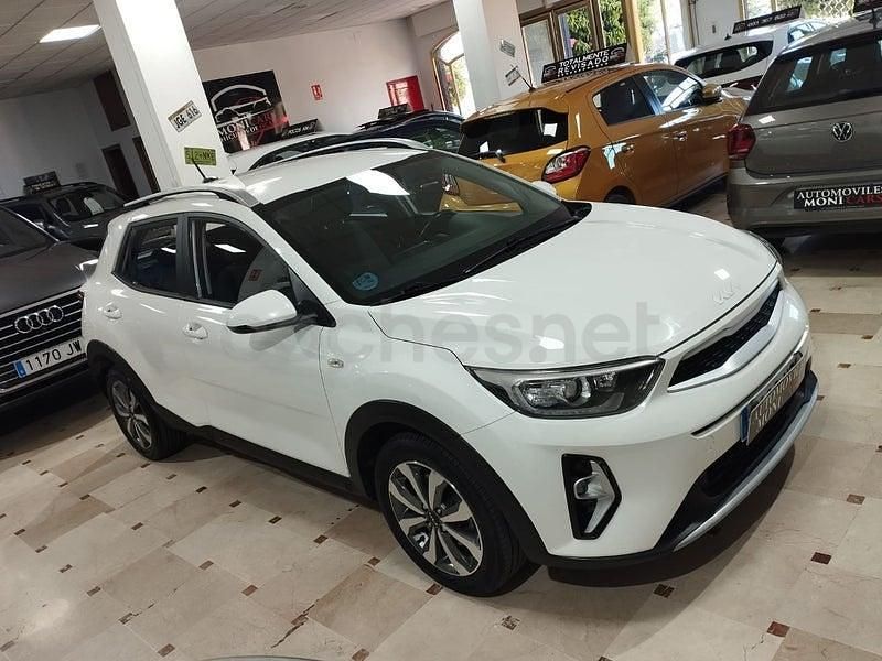 Usado Kia Stonic 84 CV (61 kW) 2023 Blanco SUV