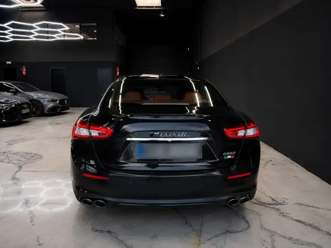 Usado Maserati Ghibli GranLusso 350 CV (257 kW) 2017 Negro Berlina