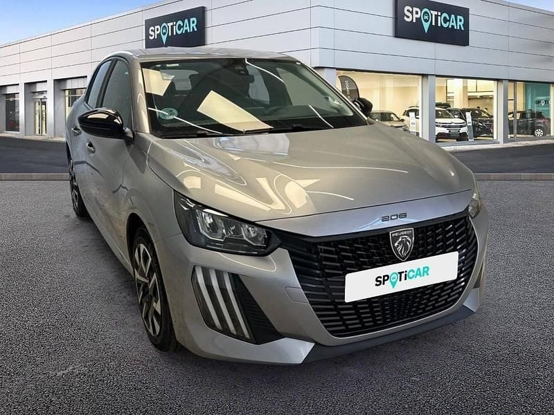 Usado Peugeot 208 Active 101 CV (74 kW) 2024 Gris Utilitario