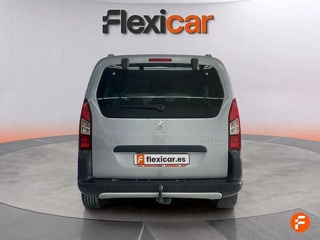 Usado Peugeot Partner Tepee Style 100 CV (73 kW) 2018 Gris / plata Monovolumen