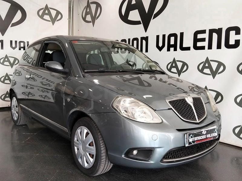 Usado Lancia Ypsilon 90 CV (66 kW) 2007 Gris / plata Utilitario