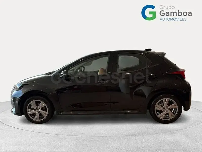 Usado Toyota Yaris Hybrid Active 116 CV (85 kW) 2025 Negro Berlina