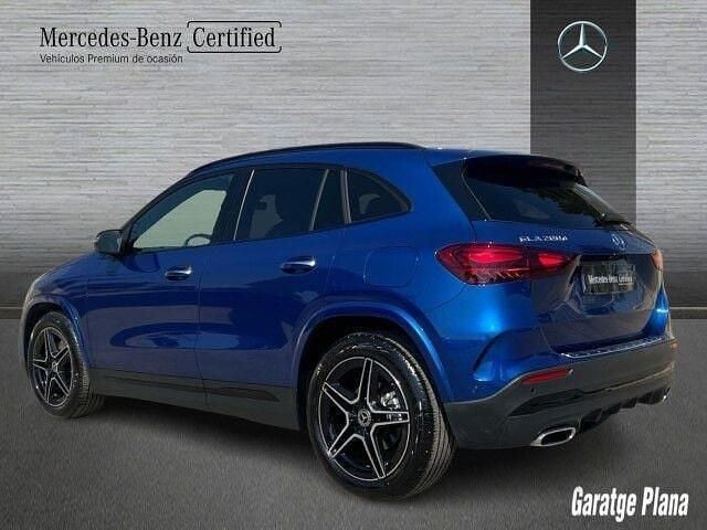 Usado Mercedes GLA200 150 CV (110 kW) 2025 Azul espectra SUV