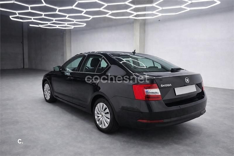 Usado Skoda Octavia Ambition 115 CV (84 kW) 2019 Negro Berlina