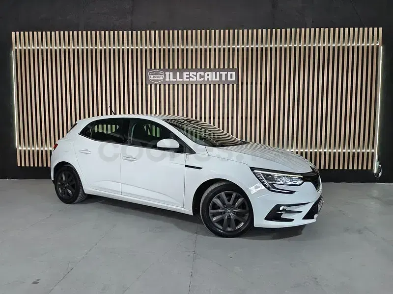 Usado Renault Mégane II Intens 115 CV (84 kW) 2021 Blanco Berlina