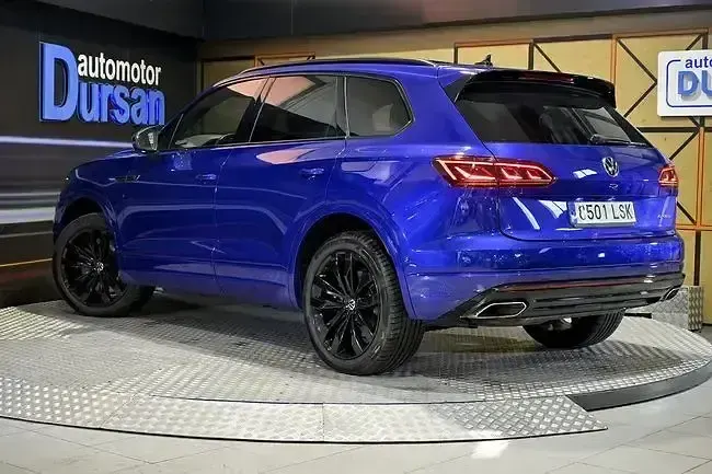 Usado VW Touareg R 462 CV (339 kW) 2021 Azul SUV