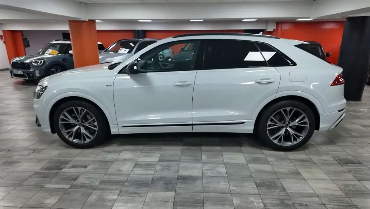 Usado Audi Q8 S-line plus 381 CV (280 kW) 2021 Blanco SUV