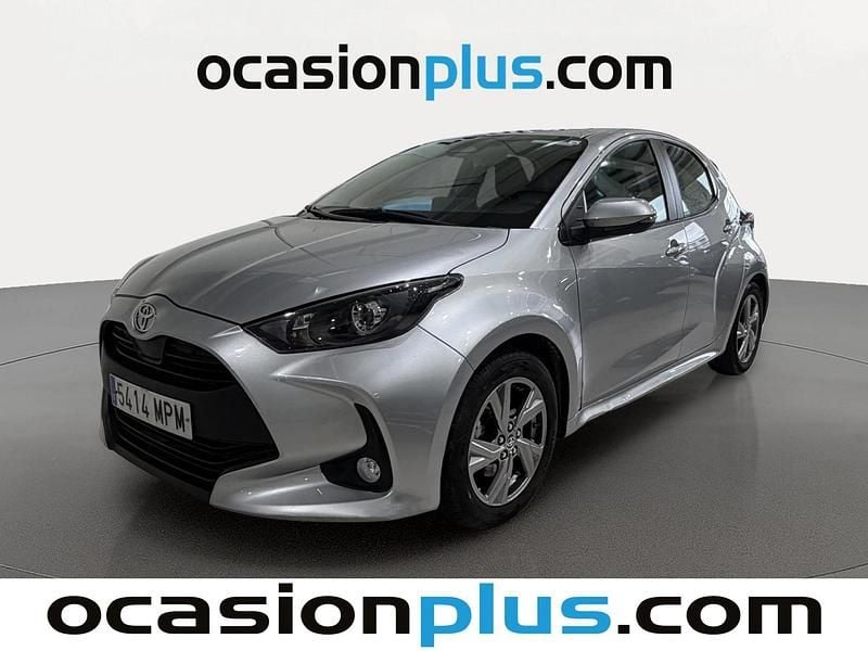 Gris Usado 2024 Toyota Yaris Hybrid Active Utilitario | 16.264 € (Buen precio) - Imagen 1/4
