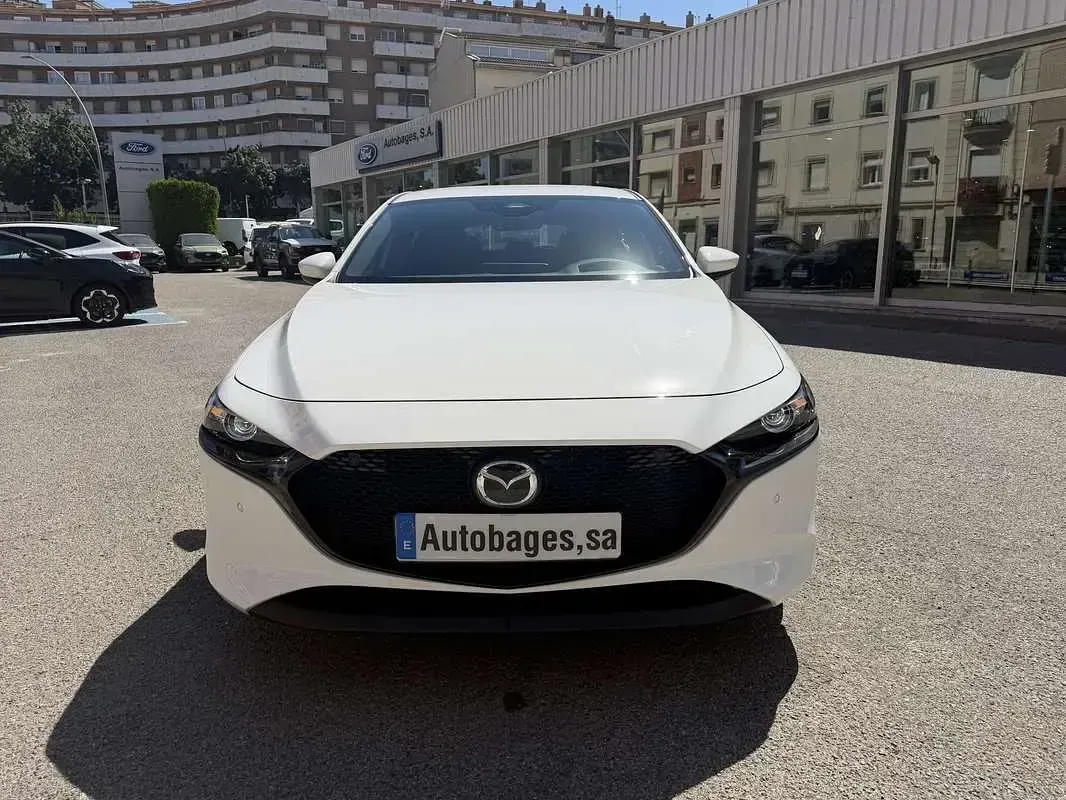 Usado Mazda 3 Center-Line 140 CV (102 kW) 2025 Blanco Berlina