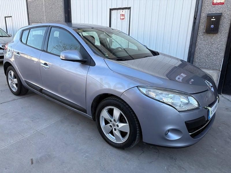 Usado Renault Mégane Dynamique 110 CV (80 kW) 2011 Azul Berlina